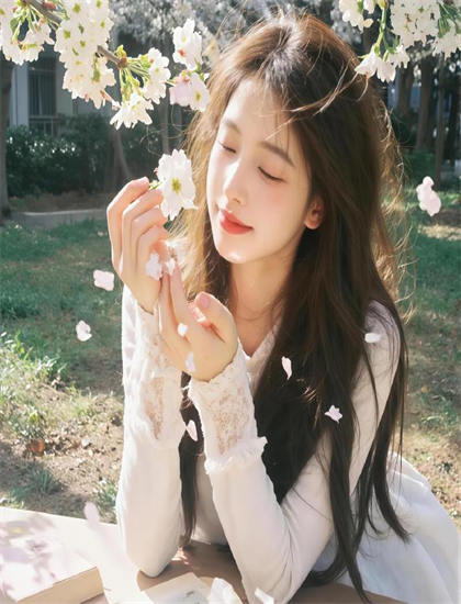 《极恶女王》与当代文化：的哲学思考与人生智慧 探索艺术与文化的互动关系